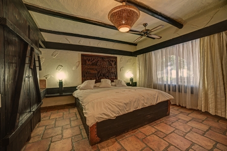 Mount Etjo King Size Room Accommodation